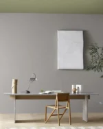 Slett tak malt med Lady perfection matt takmaling i trendfarge fra Jotuns kolleksjon 2026