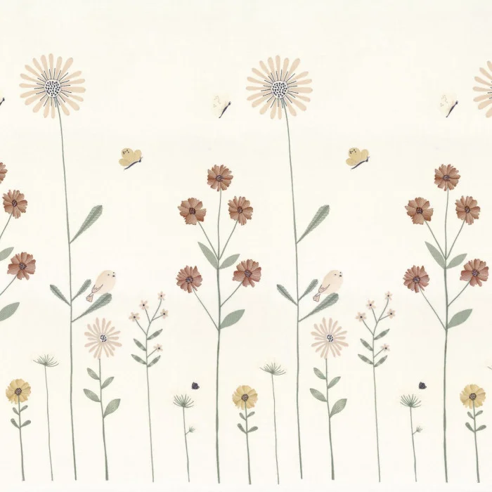 Broderi av blomster på et tekstil med ekstra bredde. Dekker nedre kant som en bord.