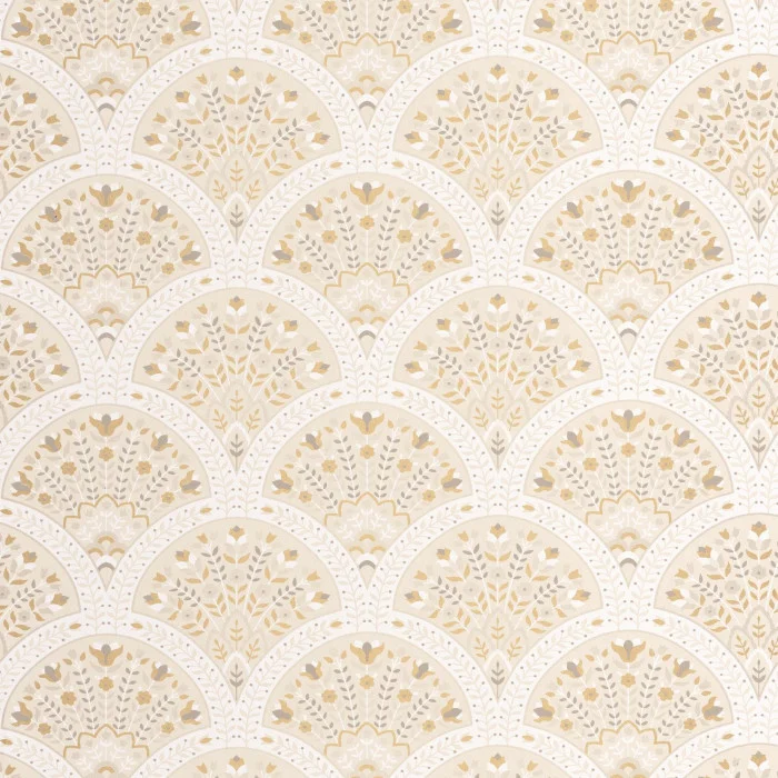 Gi rommet din personlige stil med Wallace non-woven tapet i hvite fargenyanser med innspill av oker i et mønster som er en fryd for øyet