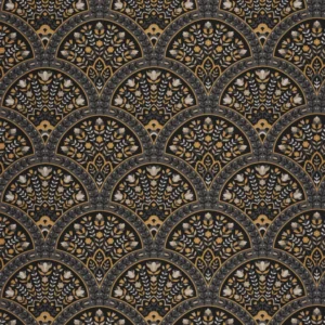 Gi rommet din personlige stil med Wallace non-woven tapet i sort og dyp grå farge med innspill av oker i et mønster som er en fryd for øyet