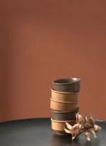 Casadeco Nest tapet med diskré tekstur. Perfekt for et skandinavisk interiør med fokus på naturlige materialer