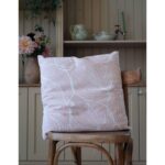 Fondaco Tilda putetrekk med dekorativt bladmotiv i bomull.