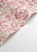 Casadeco Celestine blomstertapet skaper en herskapelig og lun atmosfære.