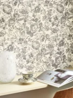 Casadeco Celestine blomstertapet skaper en herskapelig og lun atmosfære.