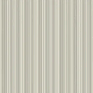 Sam er et stripete tidløst tapet fra Boråstapeter med smale, vertikale striper i varierende bredder som gir en levende, men rolig tekstur.