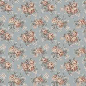 Helena romantisk, blomstret fibertapet med et tett motiv av klatreroser i full blomst og små blomster fordelt mellom grønne blader. Mønsteret har en tradisjonell overflatestruktur som gir veggen naturlig dybde og en nostalgisk karakter.