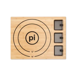 Stort Solo Stove Pi prep-brett i bambus med inngraverte målguider for pizza og tre uttakbare plastbeholdere