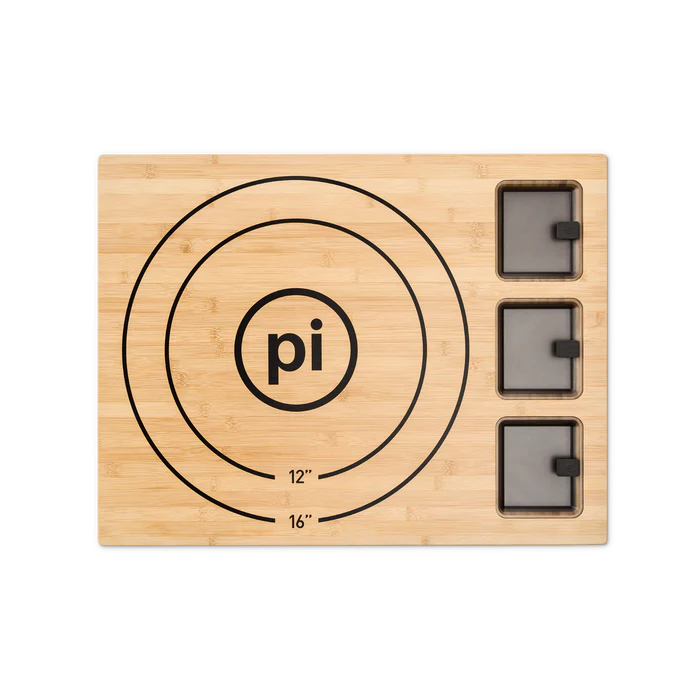 Solo Stove Pizzabrett Stort Solo Stove Pi prep-brett i bambus med inngraverte målguider for pizza og tre uttakbare plastbeholdere