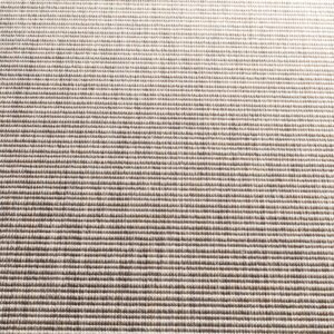 JAB Stone uteteppe i slitesterk polypropylen med en ensfarget, strukturert overflate.