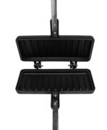 Espegard toastjern i sort støpejern med langt stålskaft og håndtak i tre