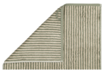 Cawö Two-Tone Stripe-håndkle i fargen Field. Håndkleet har smale, vertikale striper i en olivengrønn nyanse og off-white.