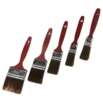 Penselsett 1405 inne 5-pk fra Penselmesteren består av syntetbustpensler i størrelsene 25 mm oval, samt 25, 35, 50 og 70 mm flate pensler. Egnet for maling av møbler, dører, vinduer og paneler.