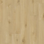Nordic Oak Light Brown har et naturtro eikemønster.Det føles mykt under føttene og har et stilrent design.