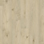 Nordic Oak Weathered har et eikemønster i en vakker gråbrun nyanse. Med Iconik T‑Extra får du et slitesterkt vinylgulv på rull som er lett å holde rent.