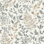 Sigrid fra Boråstapeter med et svingende akvarellmønster av bregner og blader i milde grå og beige toner på hvit bakgrunn