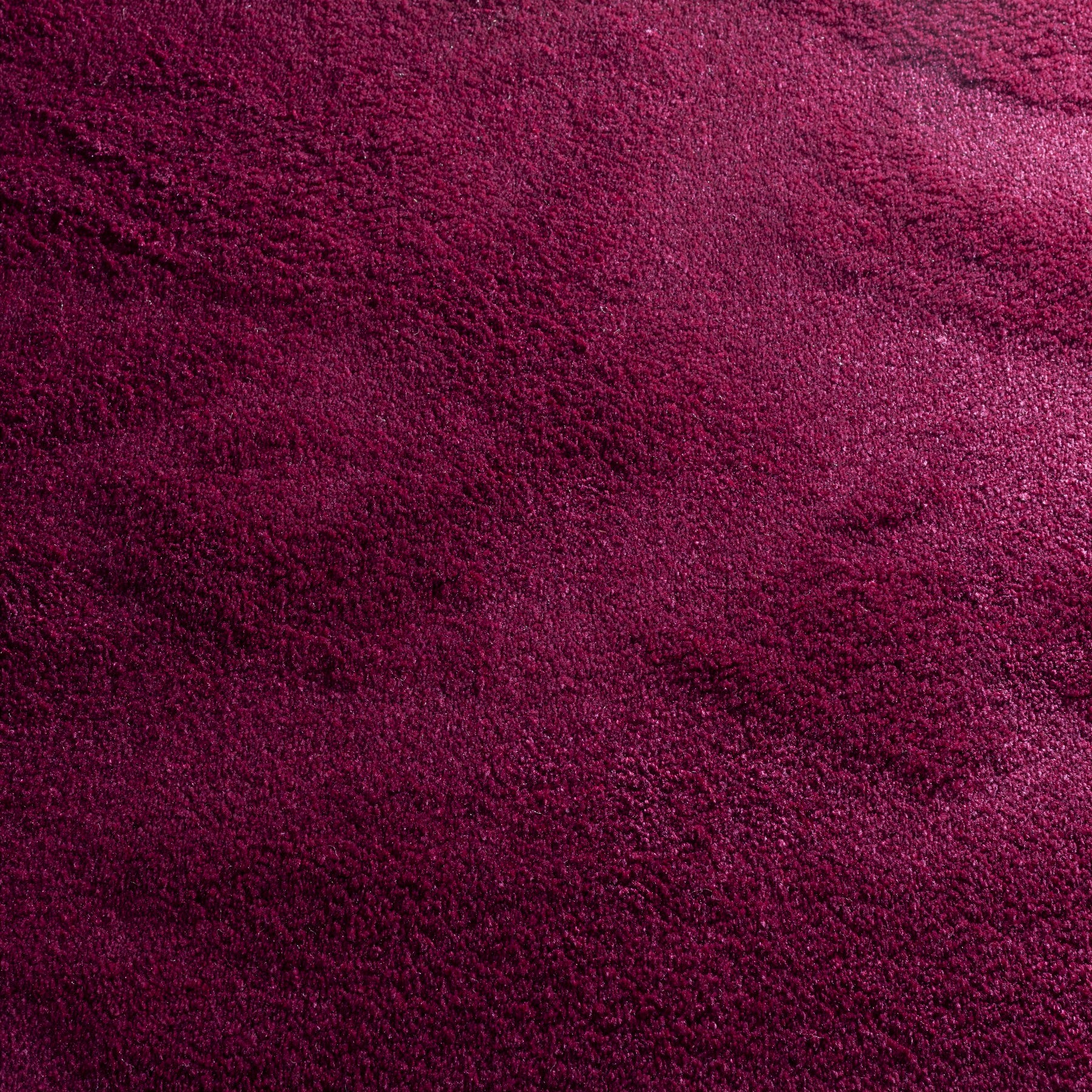 JAB ANSTOETZ Velvet teppe i en ensfarget nyanse, med tett, myk og høy floss-overflate