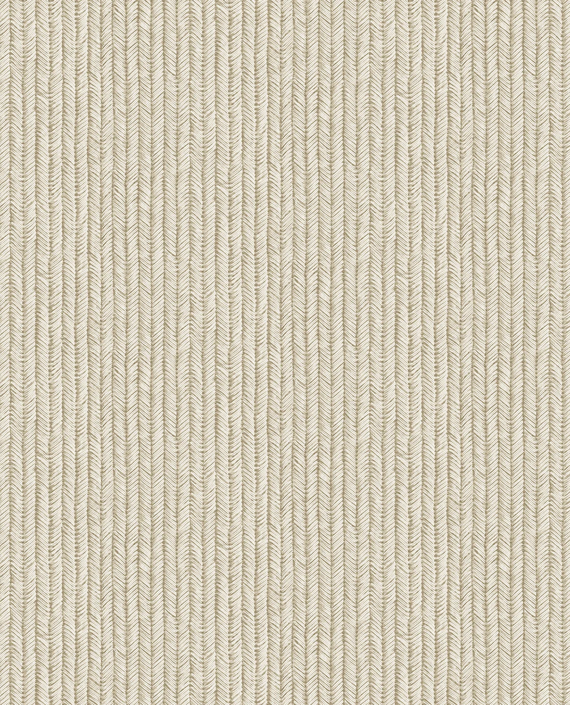 Riviera Maison fibertapet fra Storeys, med et tett, vertikalt mønster av fine striper i en lys beige nyanse som danner en taktil tekstilstruktur.