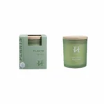 Serene duftlys 190g Eucalyptus og Fresh Mint i en grønn glassbeholder ved siden av den stilrene gaveesken