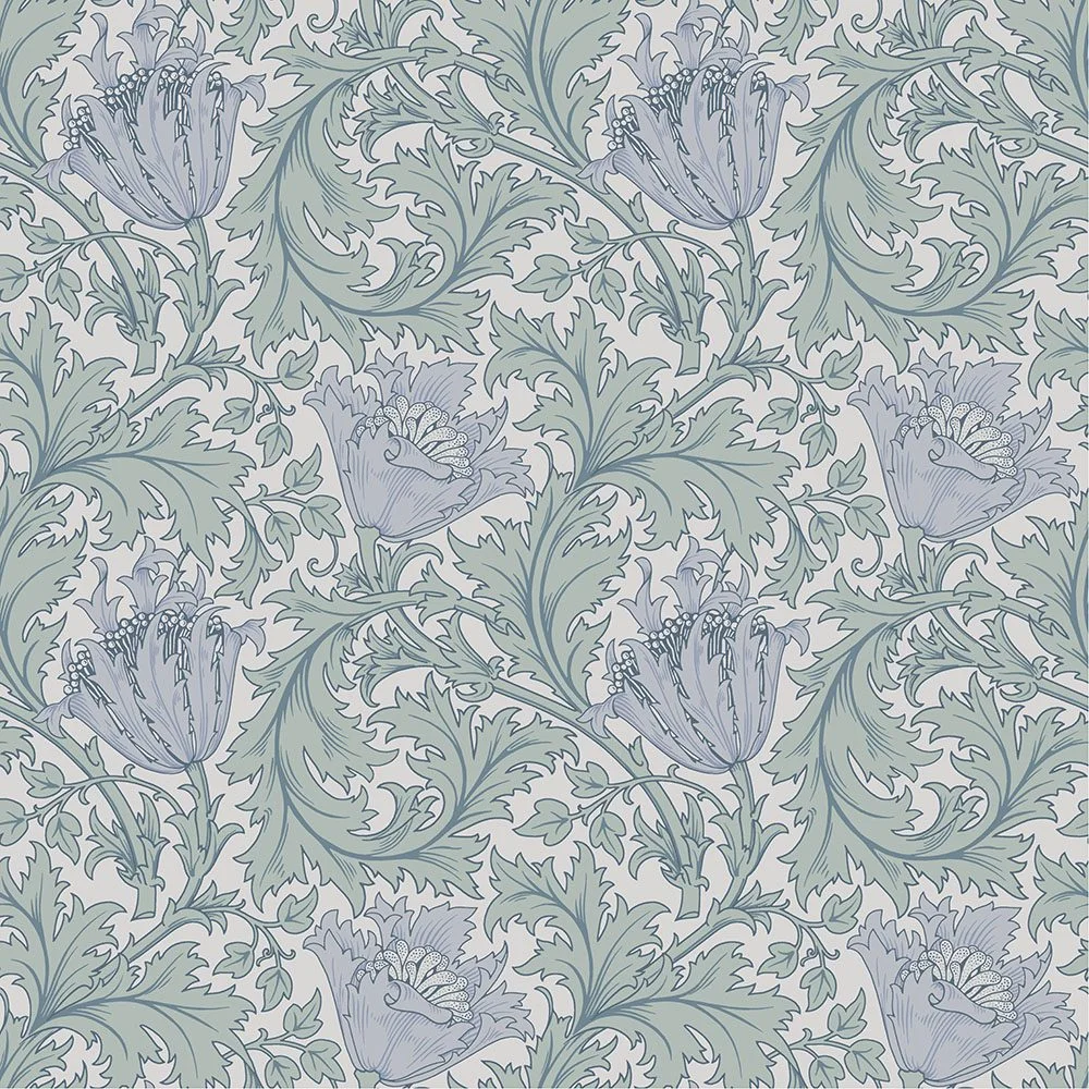 Fibertapet med det klassiske og tidløse "Anemone"-mønsteret designet av William Morris. Motivet preges av store anemoneblomster omslynget av dype akantusblader og mindre bladranker i et repeterende og organisk mønster.