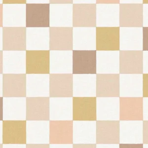 Storeys Tiny Treasures fibertapet med et klassisk sjakkmønster. Designet består av ensfargede ruter som veksler i en lys og en mørkere tone, noe som gir veggen et rolig og strukturert uttrykk til barnerommet.