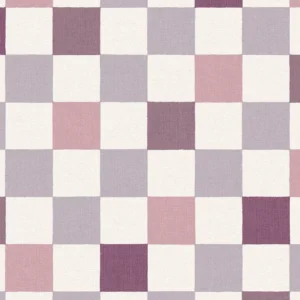 Storeys Tiny Treasures fibertapet med et klassisk sjakkmønster. Designet består av ensfargede ruter som veksler i en lys og en mørkere tone, noe som gir veggen et rolig og strukturert uttrykk til barnerommet.
