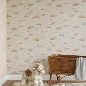 Fibertapet til barnerommet fra Storeys' kolleksjon Tiny Treasures med et lekent, svevende skymønster fordelt over en glatt bakgrunn.