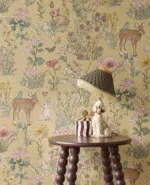 Fibertapet til barnerommet fra Storeys' kolleksjon Tiny Treasures med et eventyrlig mønster av skogsdyr som et rådyr med en liten fugl på ryggen, harer og sommerfugler plassert blant detaljerte engblomster og planter.
